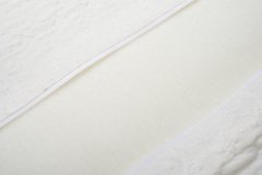 次要是联系专业打孔开空调洞和热水器排